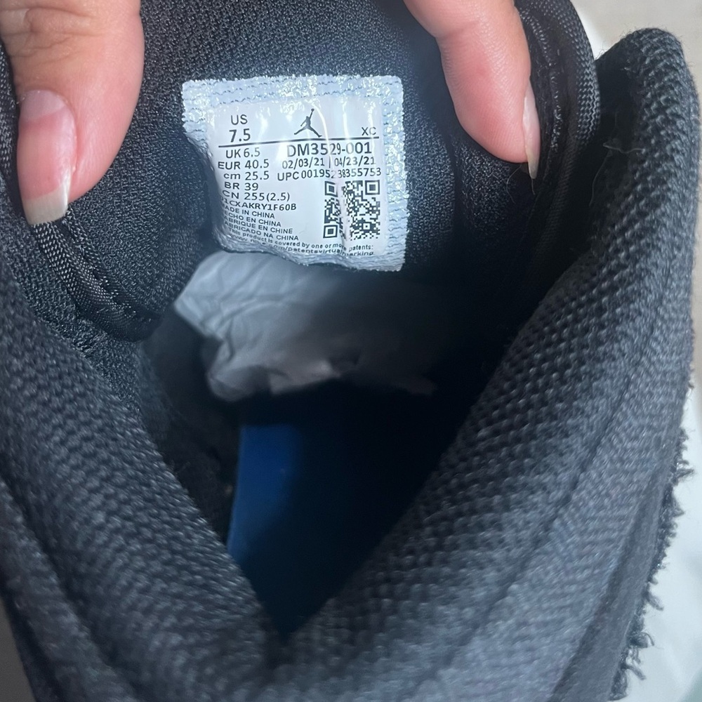 Nike Air Jordan 1 Mid SE Crater - Picture 6 of 9